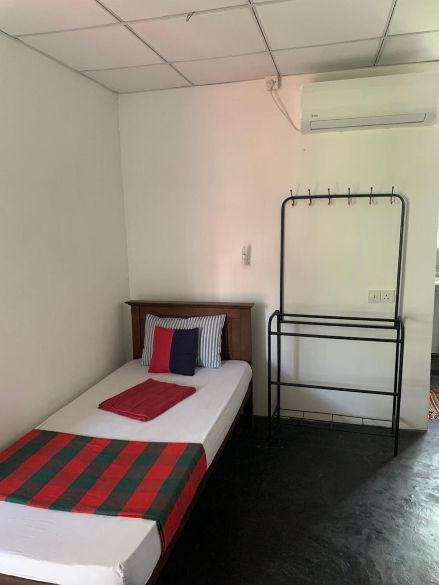 Double G Motel Weligama Exterior foto