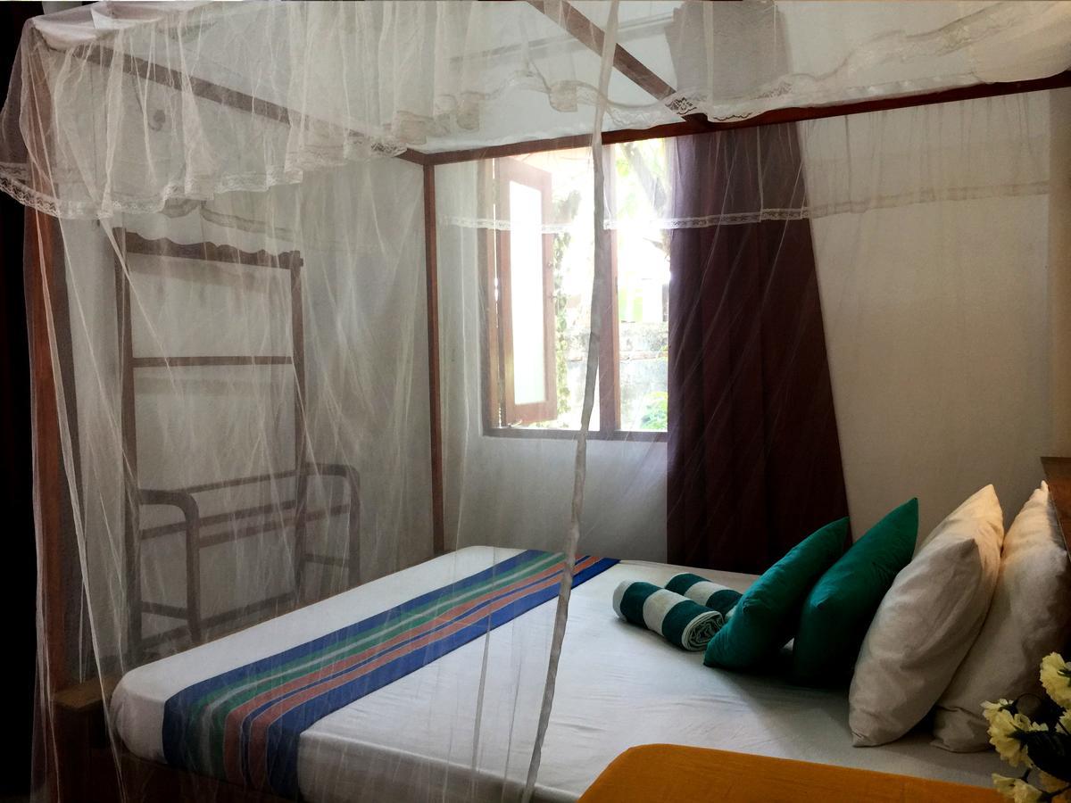 Double G Motel Weligama Exterior foto