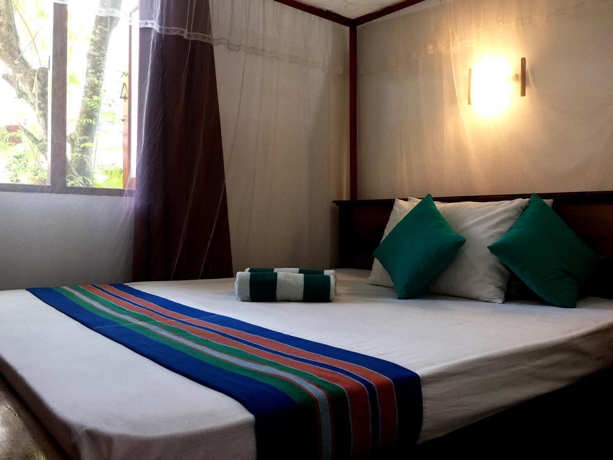Double G Motel Weligama Exterior foto
