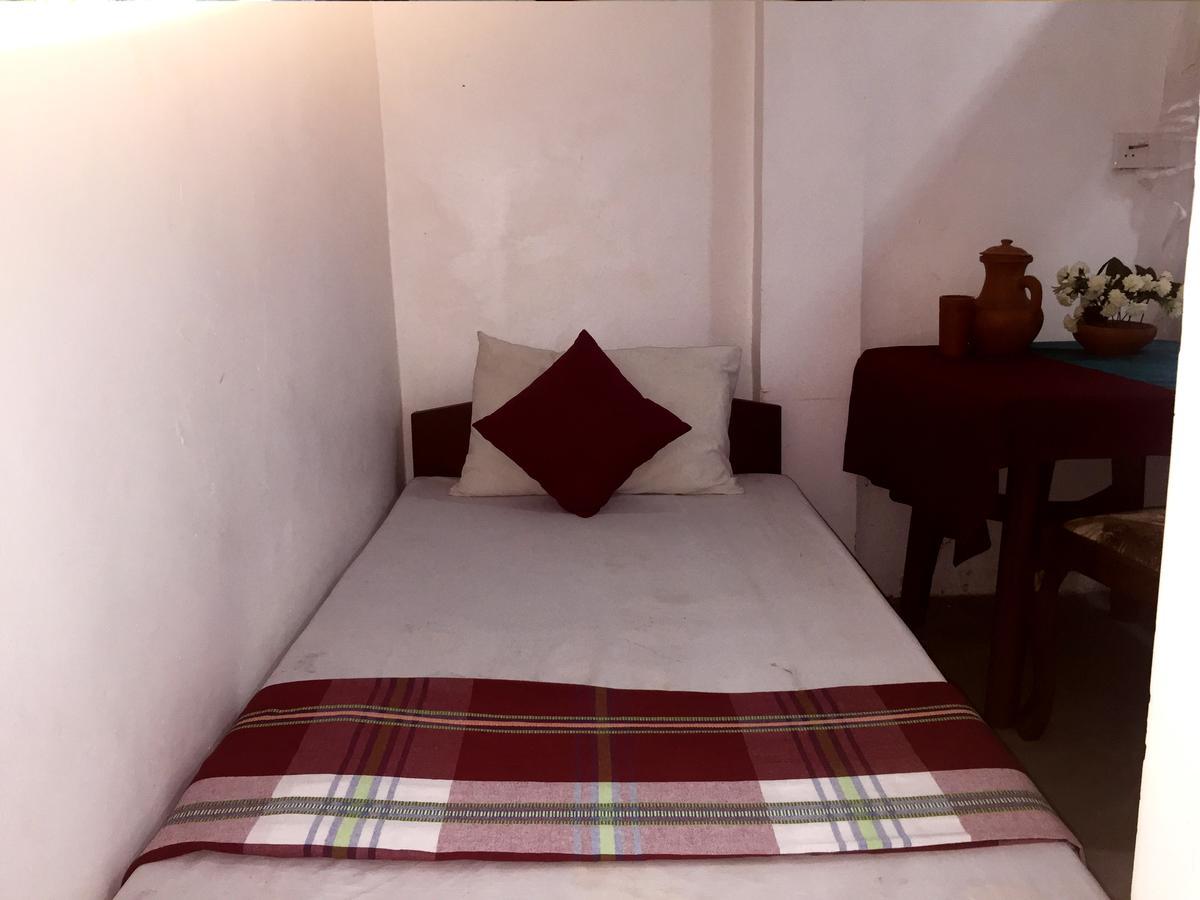 Double G Motel Weligama Exterior foto