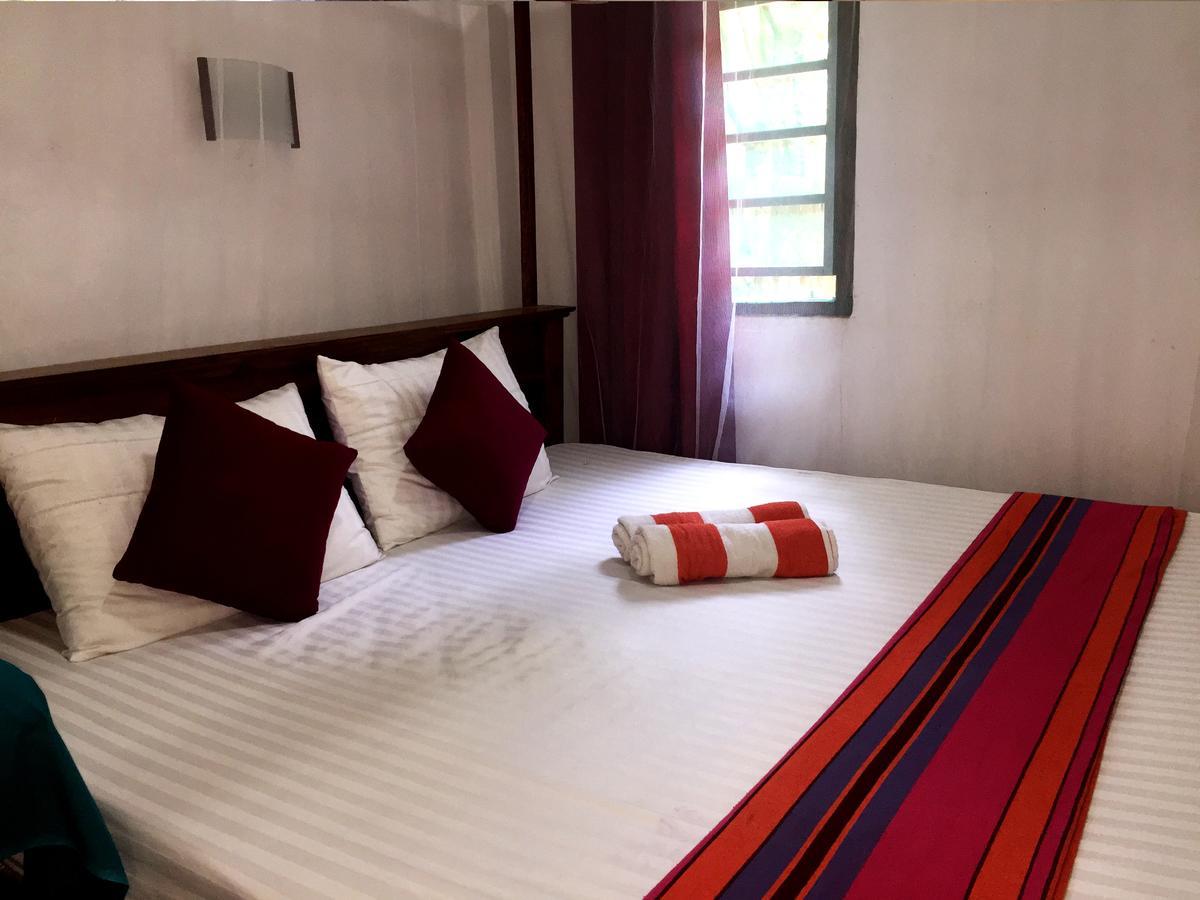 Double G Motel Weligama Exterior foto